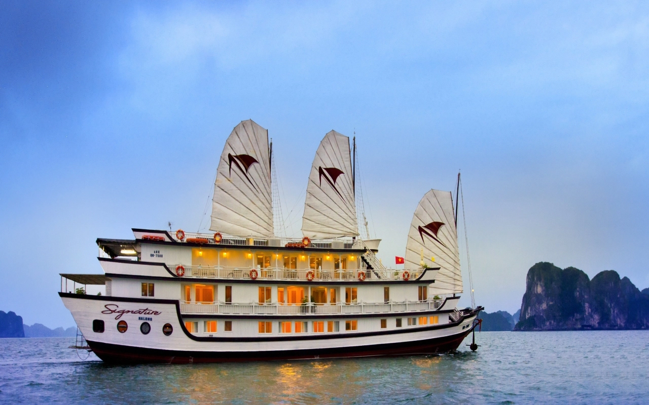 Signature Cruises 2D1N- Bai Tu Long Bay0