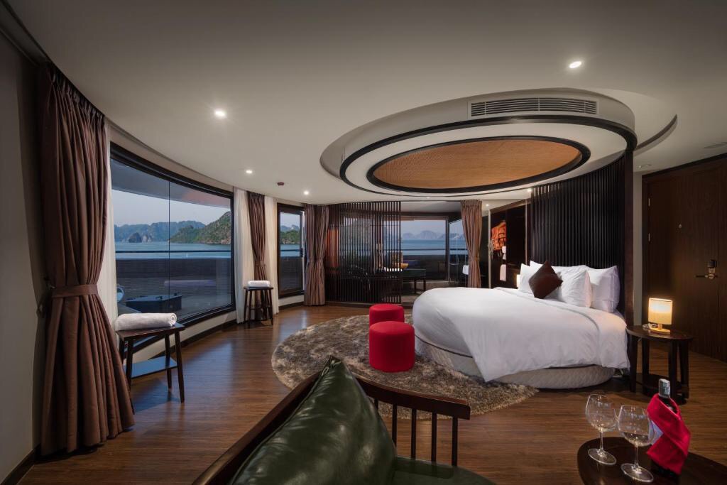 Scarlet Pearl Cruises4
